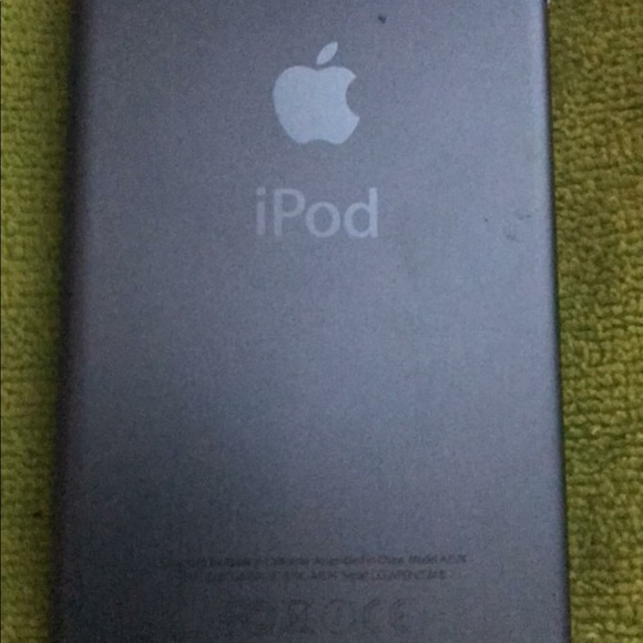 iPod touch - Picture 2 of 2